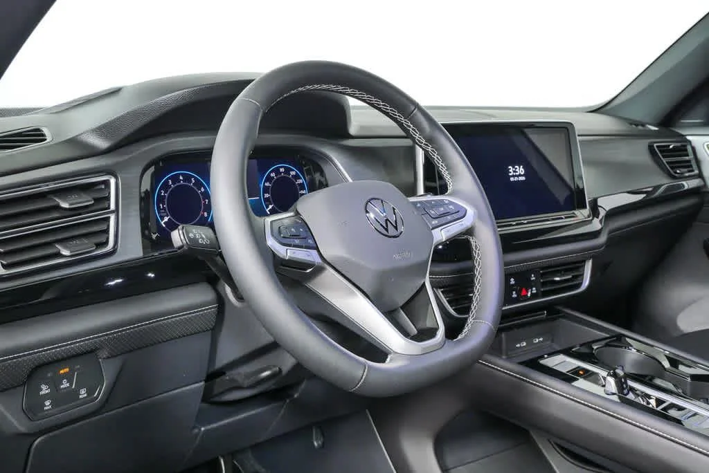 New 2026 Opal White Pearl Volkswagen 2.0T SE w/Technology image 4