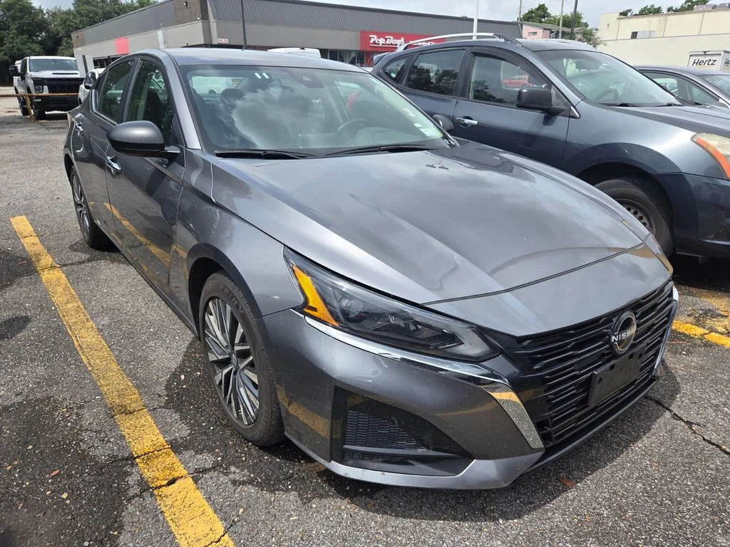 Certified Used 2024 Gray Nissan 2.5 SV image 2