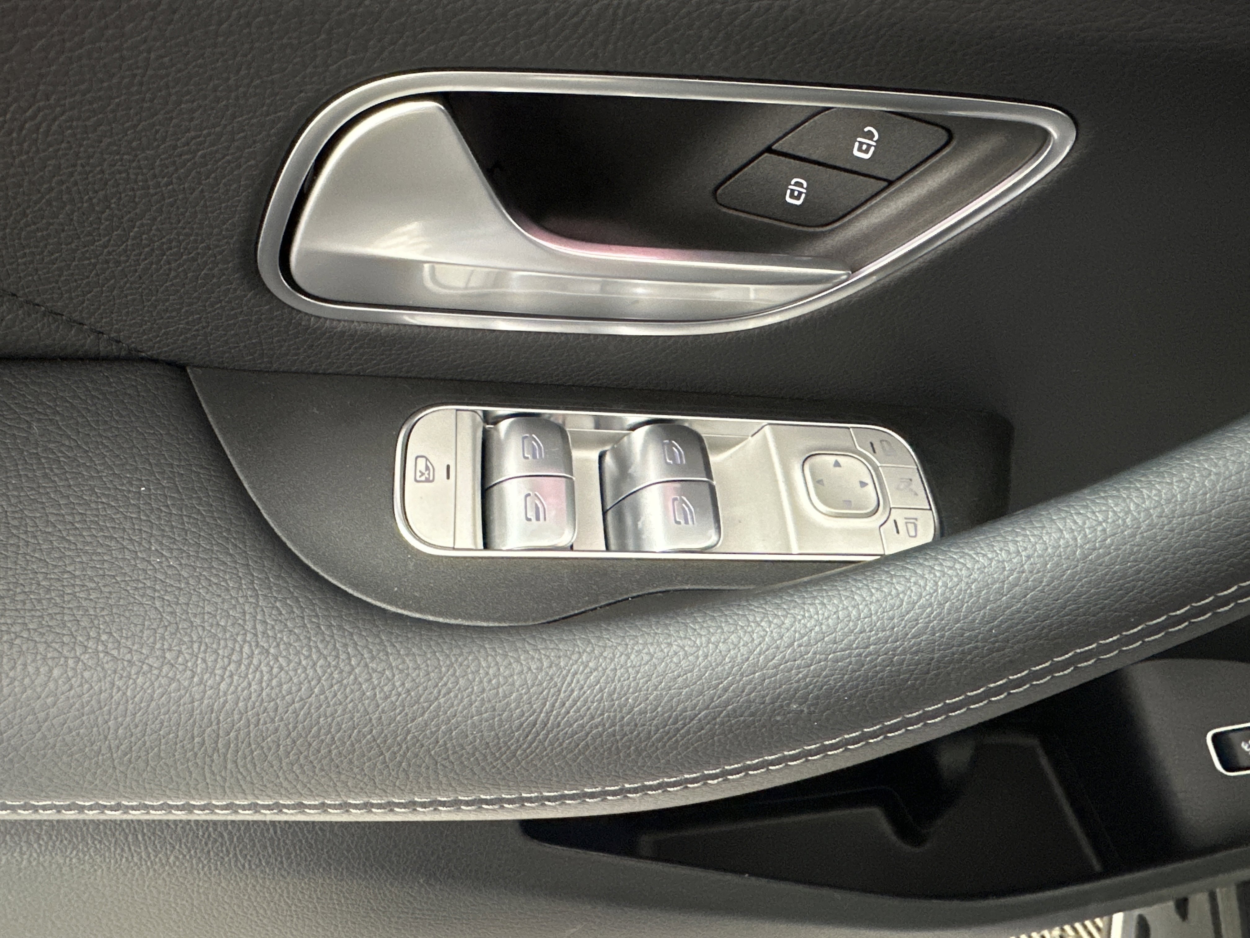 New 2026 Selenite Grey Metallic Mercedes-Benz GLE 450 image 38