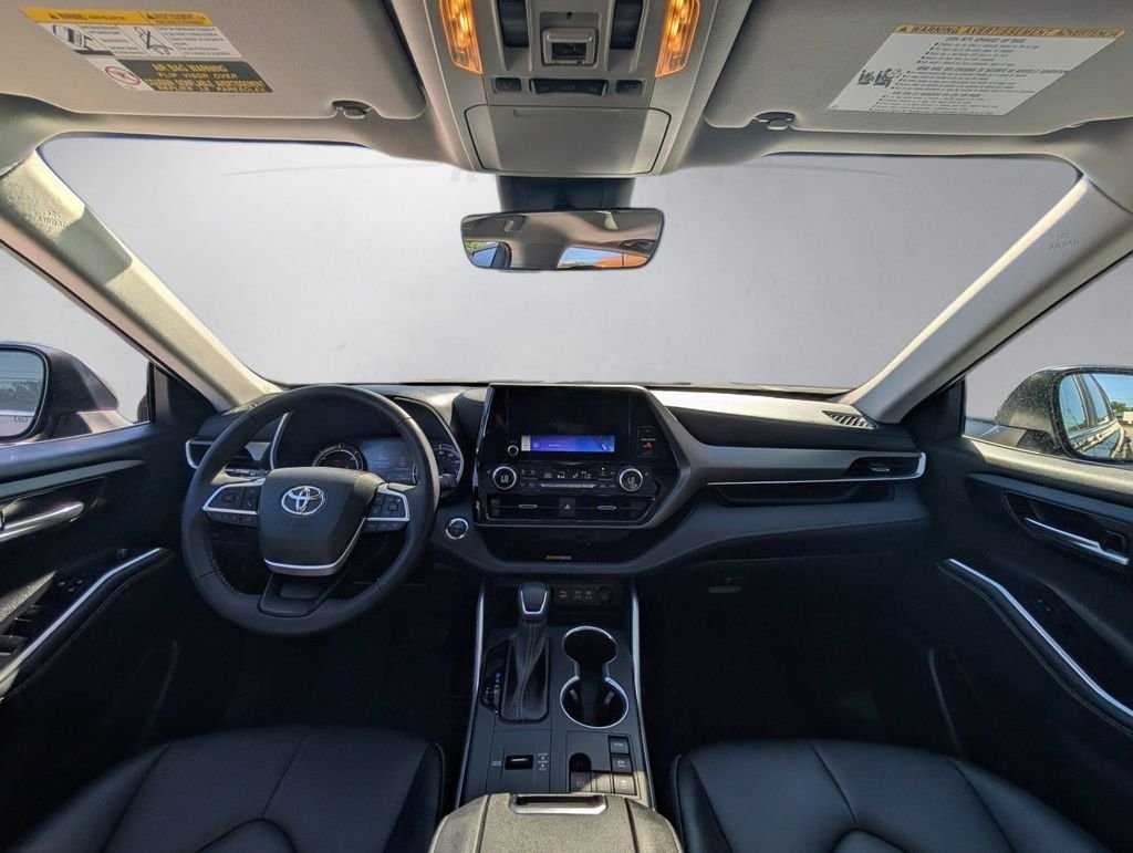 Used 2023 Gray Toyota XLE image 3