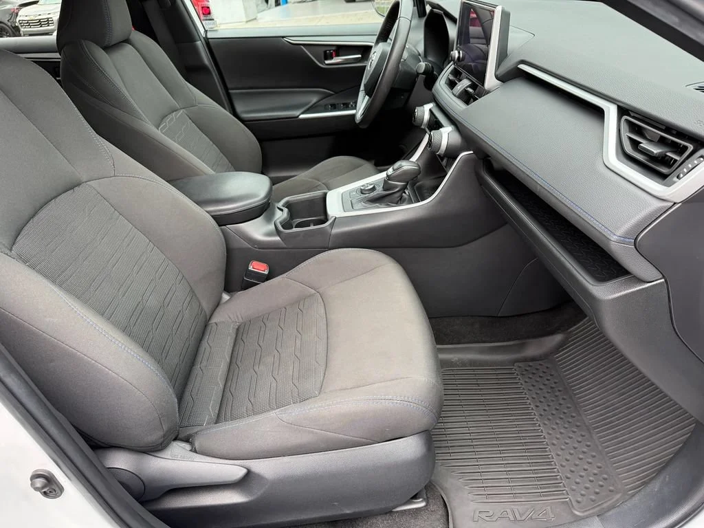 Used 2023  Toyota Hybrid SE image 16