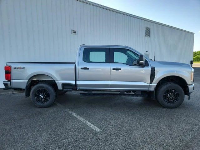 Used 2023 Silver Ford XL image 27