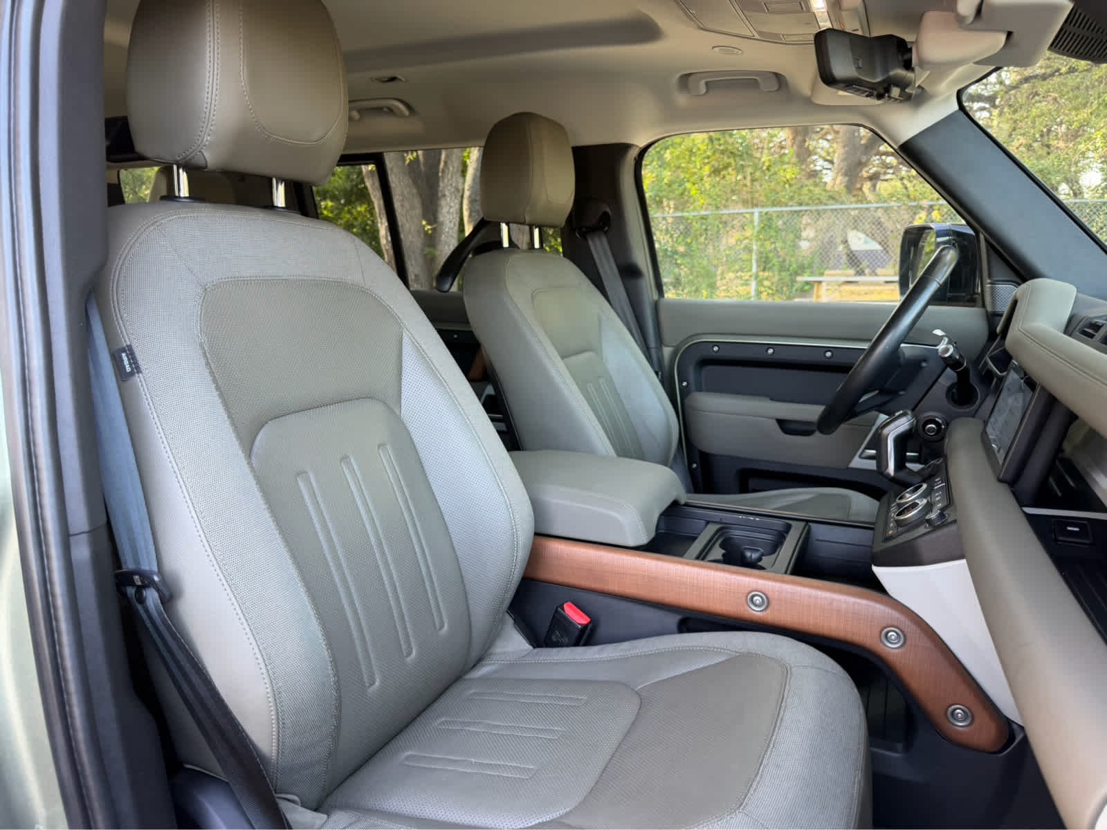 Used 2021 PANGIA GREEN Land Rover SE image 14