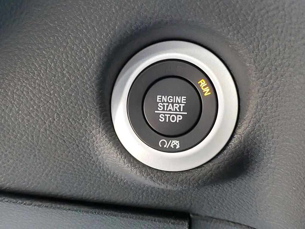 2026 Chrysler Pacifica Select - Photo 15