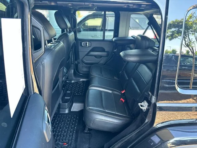 Used 2018 Black Jeep Unlimited Sahara image 23