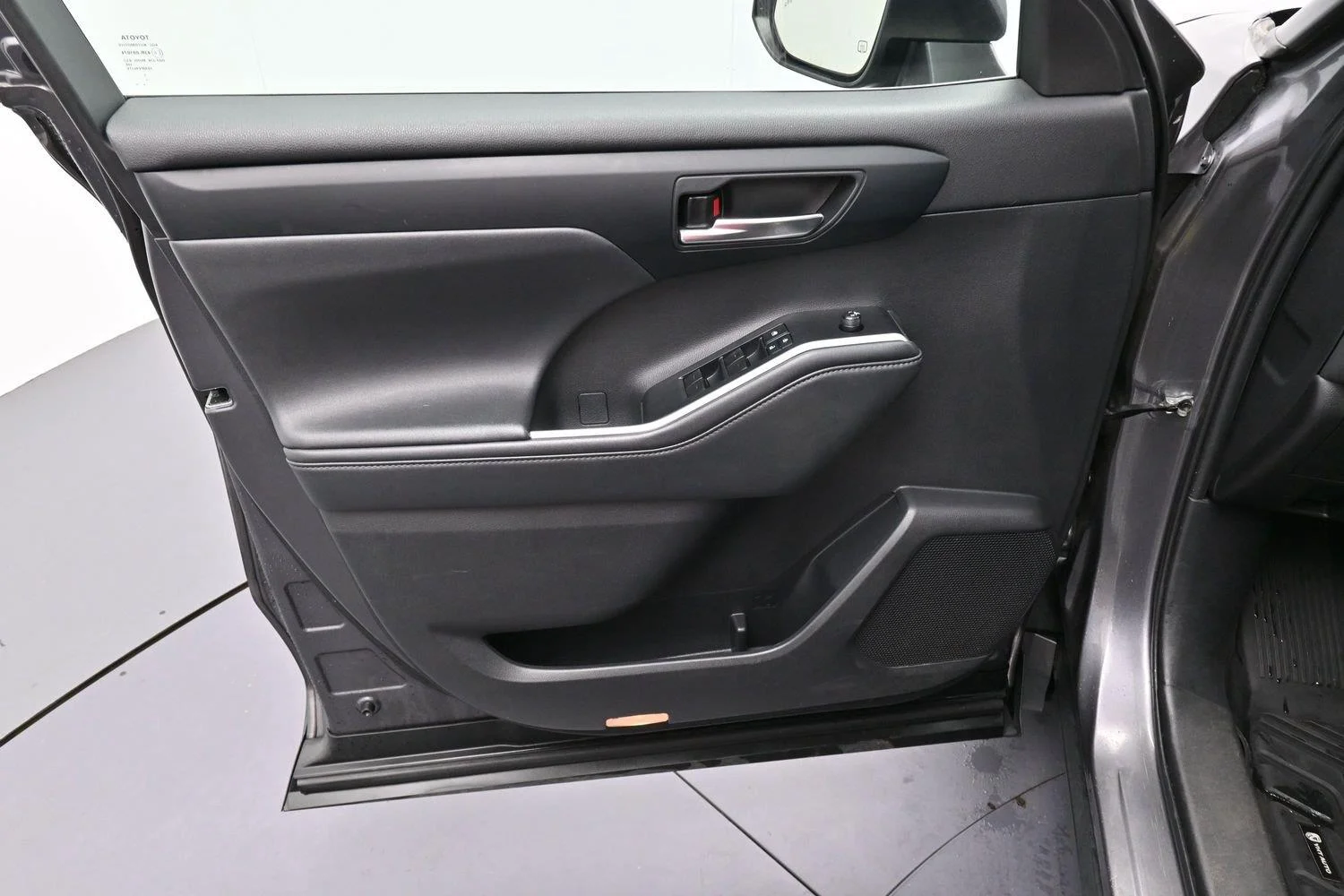 Used 2022 Magnetic Gray Metallic Toyota XLE image 11