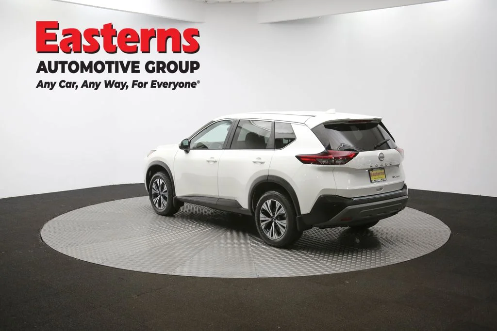 Used 2022 White Nissan SV image 62