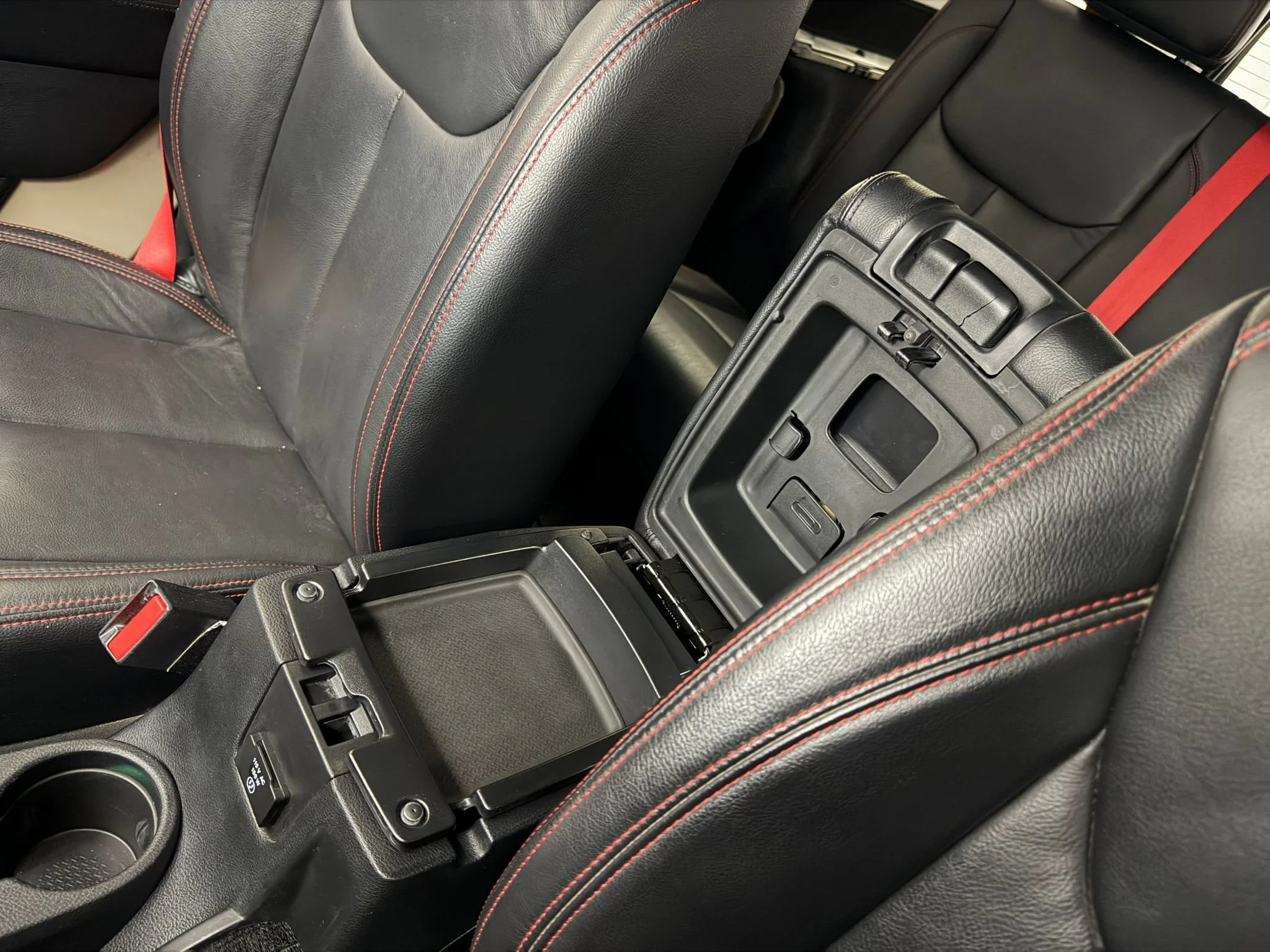 Used 2017 Gobi Clearcoat Jeep Rubicon Recon image 27