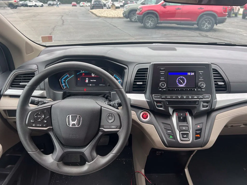 Used 2019  Honda LX image 9