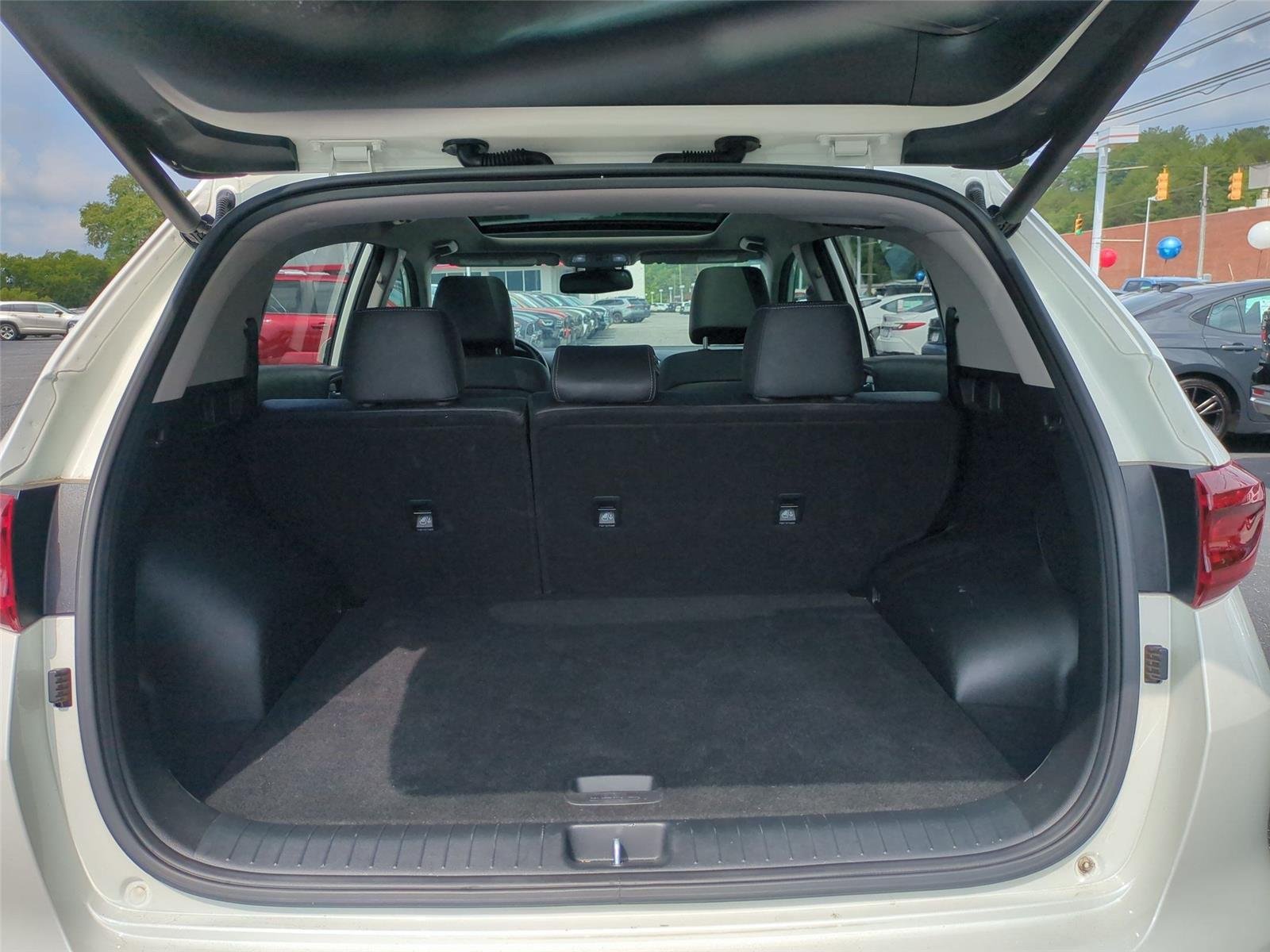 Used 2022 Snow White Pearl Kia EX image 36