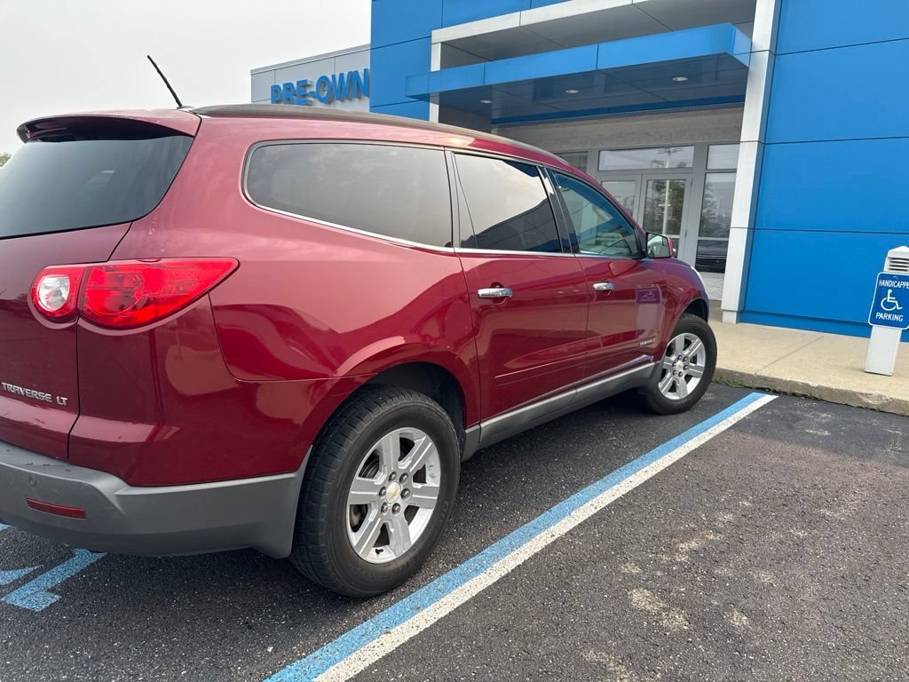 Used 2009 Red Jewel Tintcoat Chevrolet LT w/1LT image 9