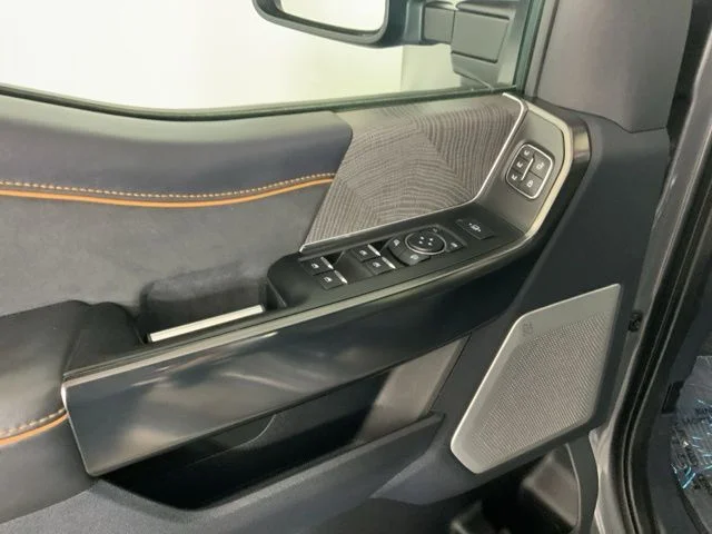 2024 Ford F-350 Super Duty Platinum - Photo 17