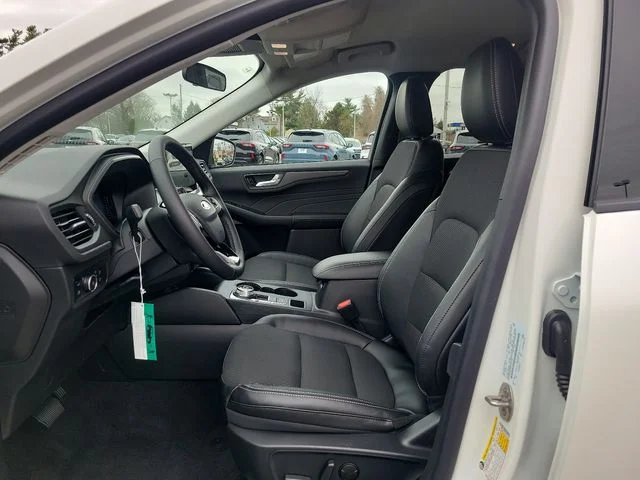 New 2024 Star White Metallic Tri-coat Ford Plug-in Hybrid image 9