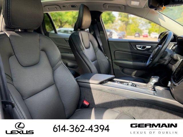 Used 2020 Black Volvo T5 image 19