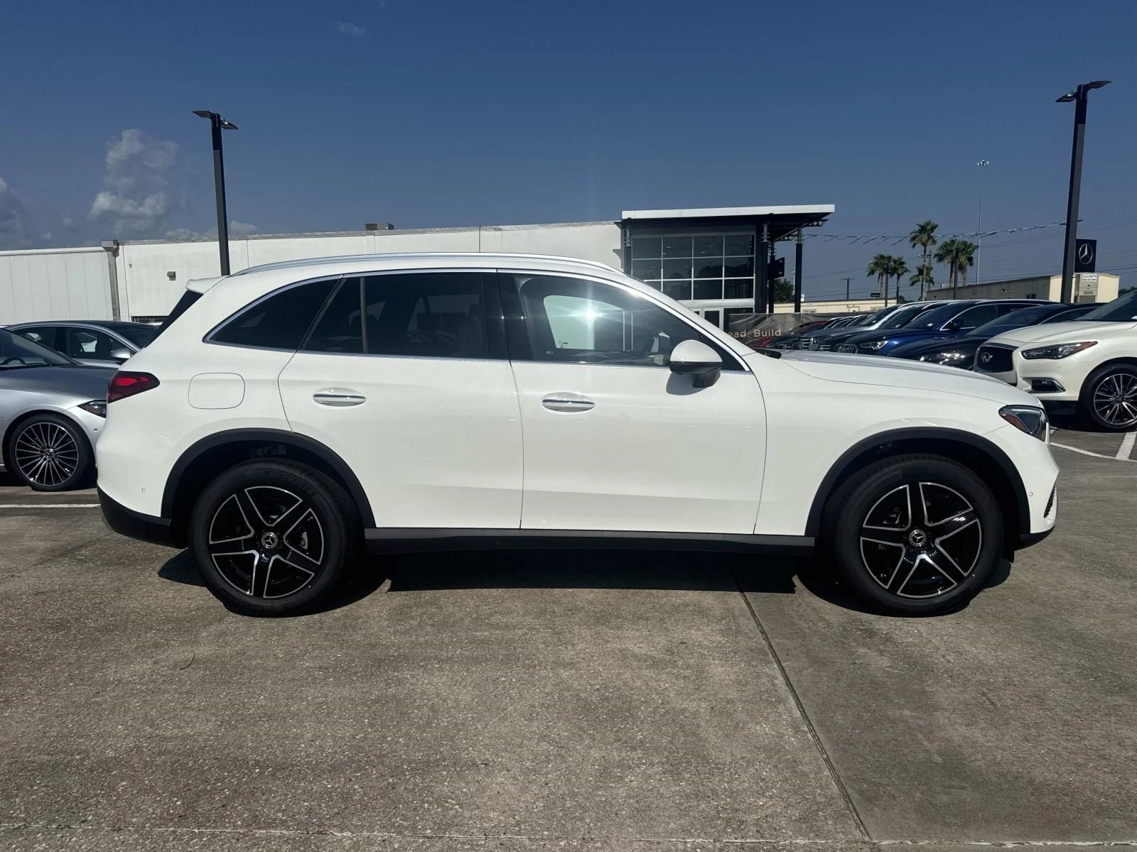New 2026 White Mercedes-Benz GLC 300 image 4