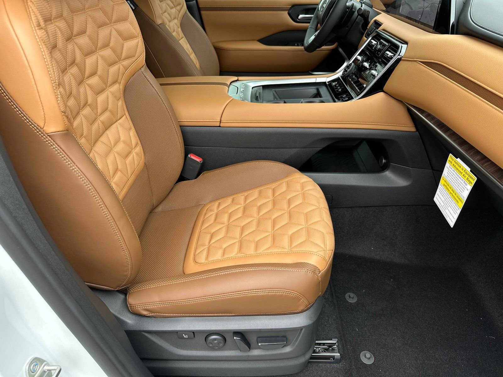 New 2026 White Nissan Platinum Reserve image 13