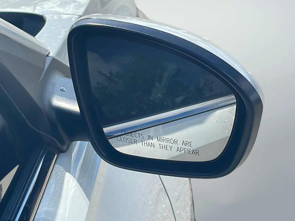 Used 2019 White Nissan 2.5 S image 39