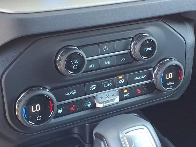 New 2026 Avalanche Gray Ford Outer Banks image 11