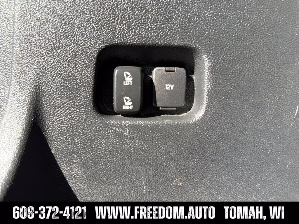 Used 2016 Black Ford SEL image 29