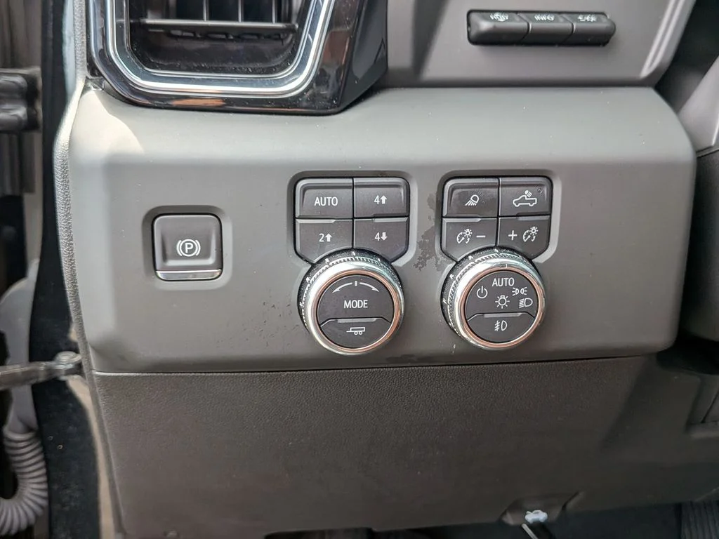 Used 2025 Black GMC Denali Ultimate image 14
