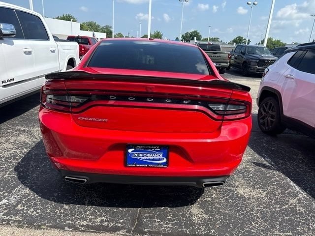Used 2022 Torred Clearcoat Dodge SXT image 5