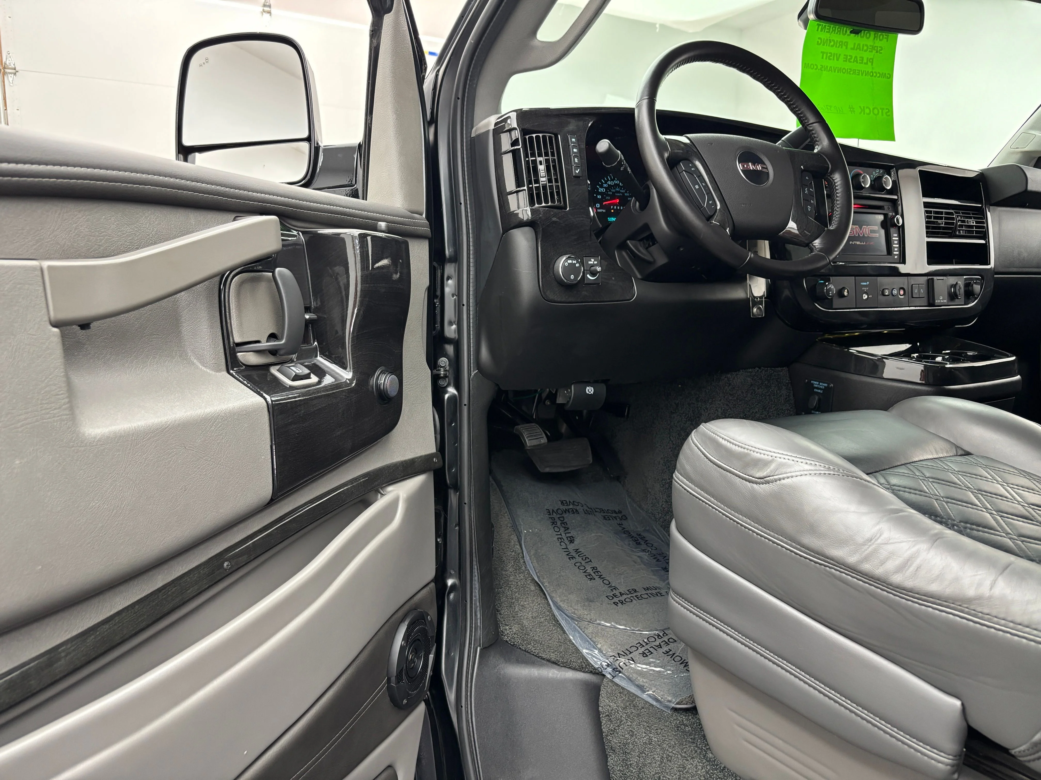 Used 2020 Onyx Black GMC Explorer Limited SE image 17