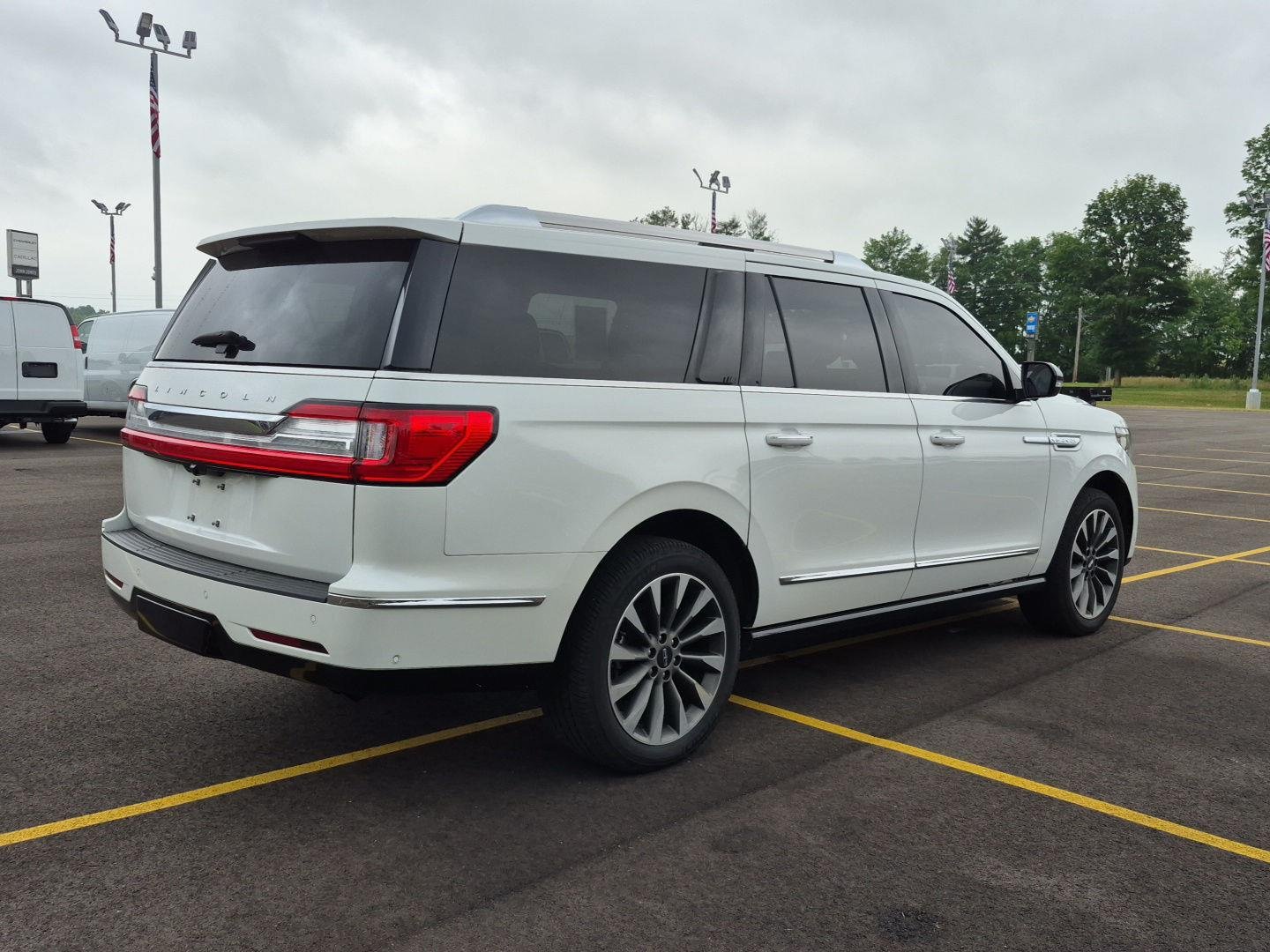 Used 2020 Pristine White Lincoln Reserve image 5