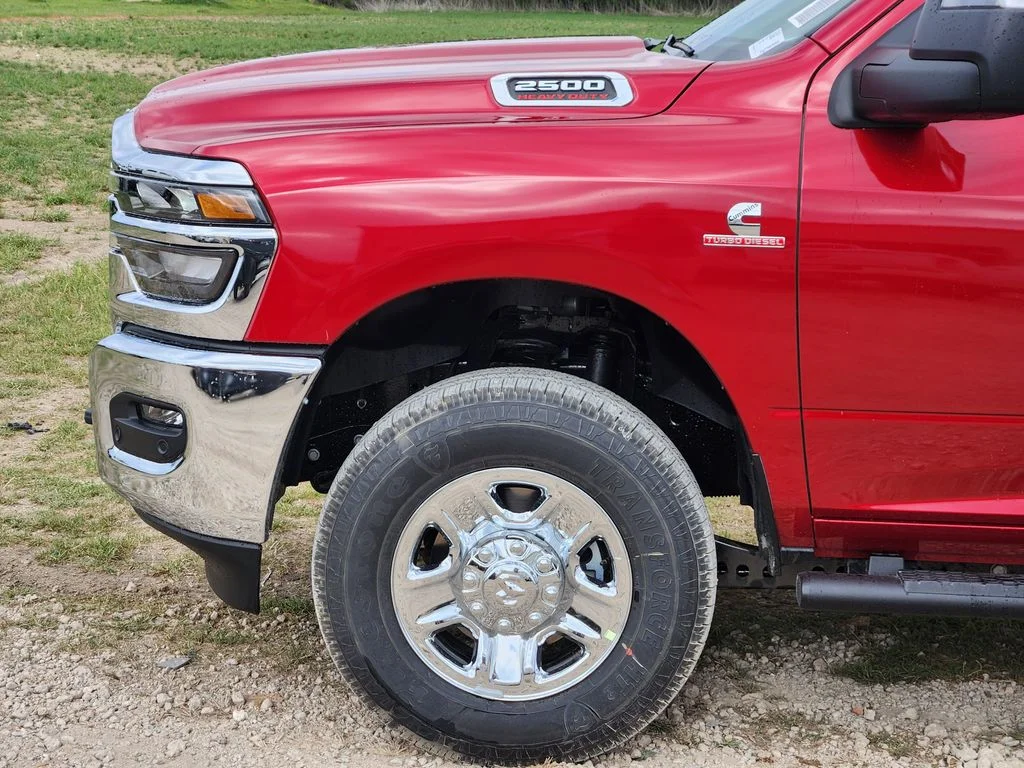 New 2026 Molten Red Pearl-Coat Exterior Paint RAM Tradesman image 6