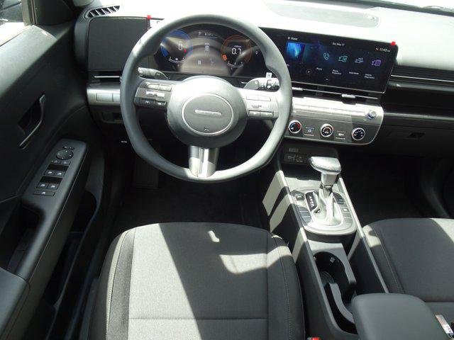 2025 Hyundai Kona SE - Photo 9