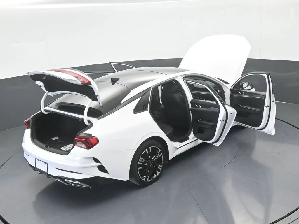 Used 2023 Glacial White Pearl Kia GT-Line image 66