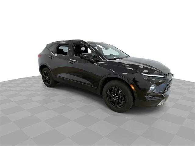 Used 2024 Black Chevrolet 2LT image 3