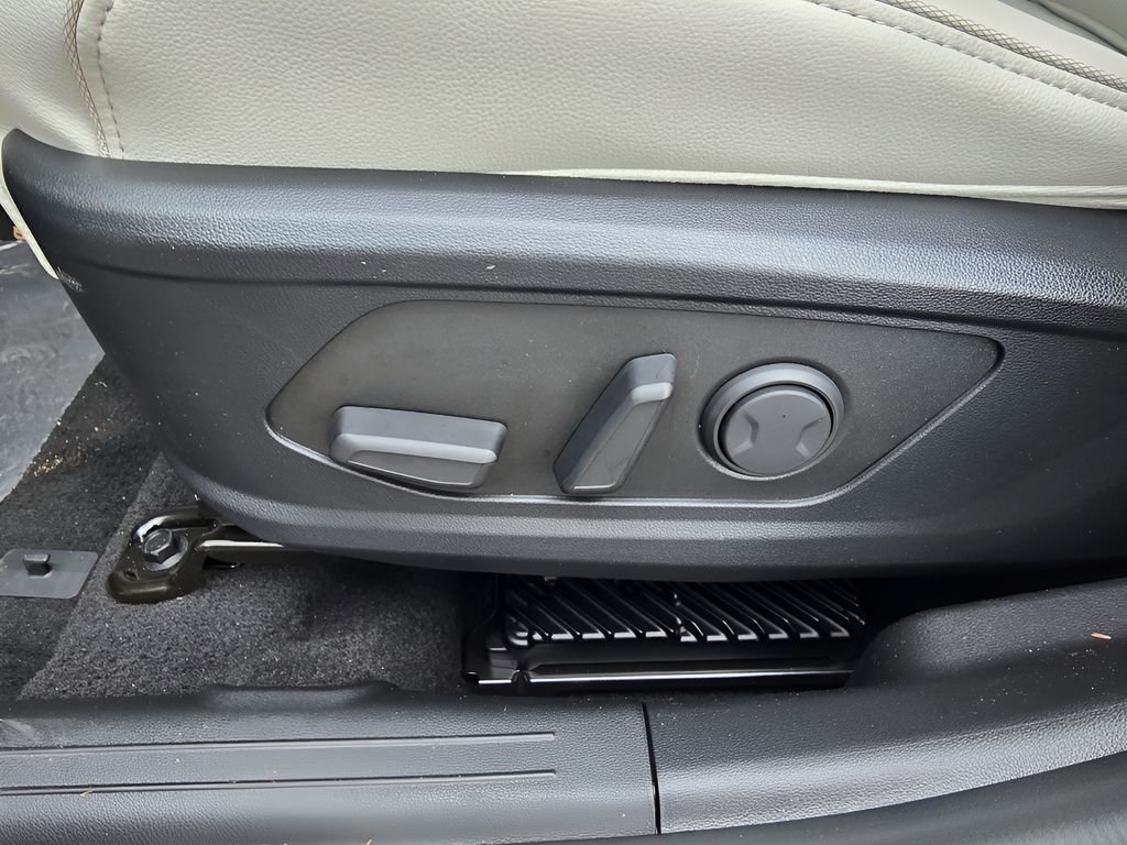 Used 2026 Ecotronic Gray Hyundai Limited image 17