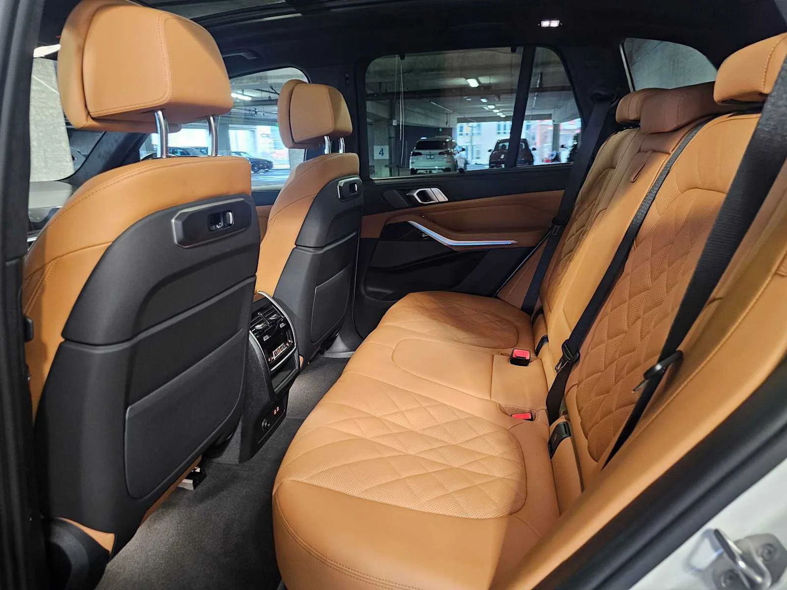New 2026 Mineral White Metallic BMW xDrive50e image 38