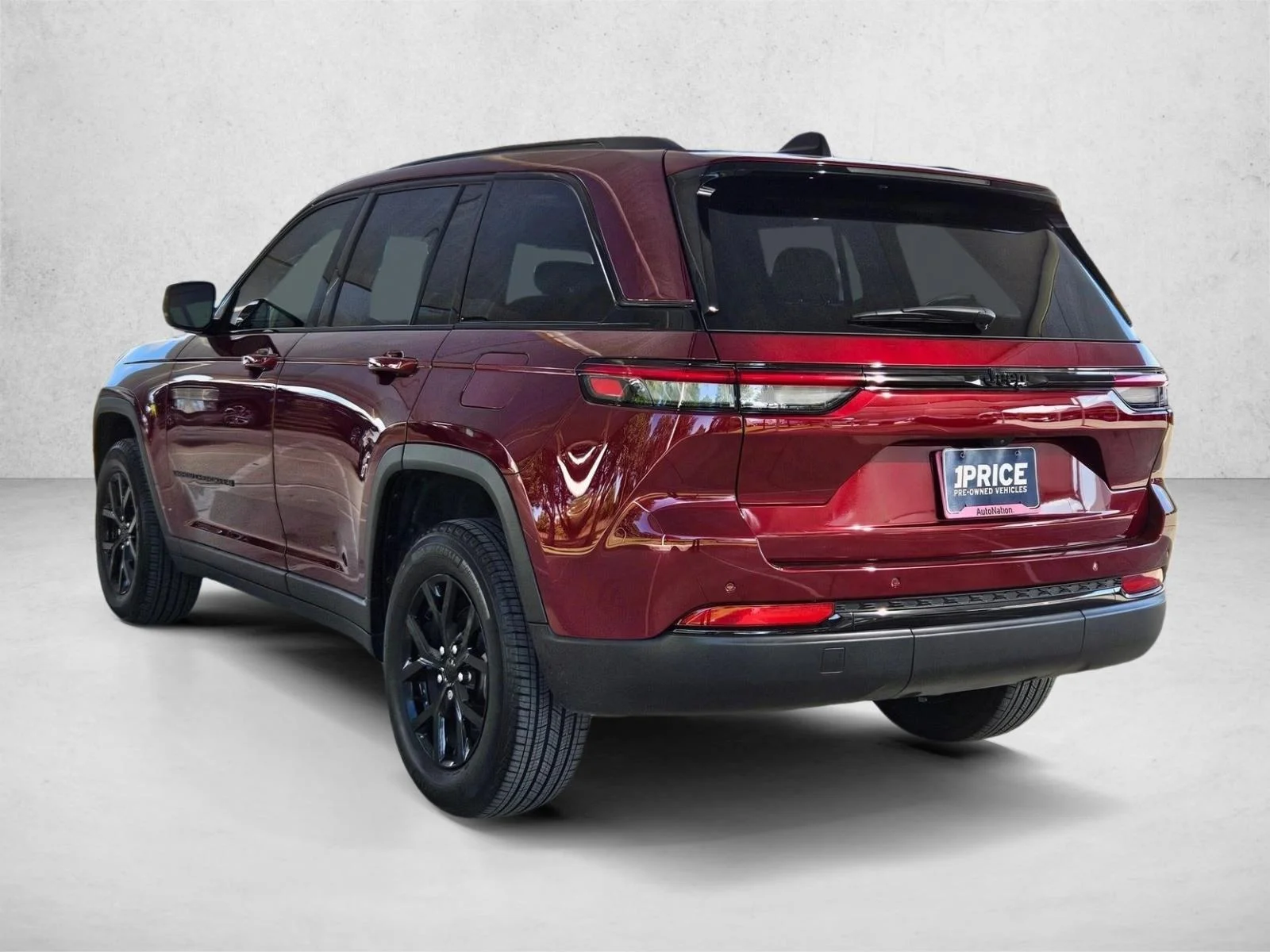 Used 2025 Velvet Red Pearlcoat Jeep Altitude X image 7