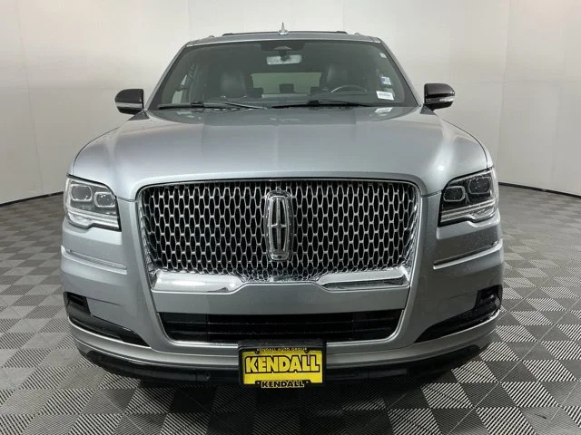 Used 2023 Silver Lincoln Reserve image 2