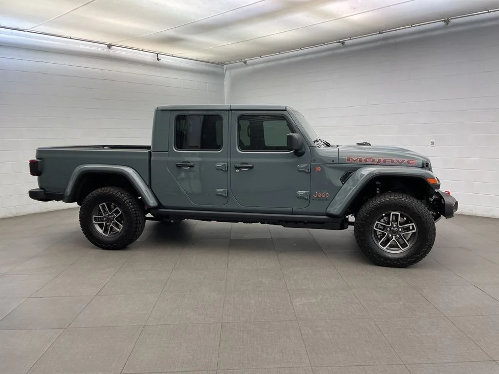 New 2026 Gray Jeep Mojave image 2