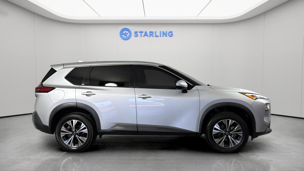 Used 2021 Silver Nissan SV FWD image 11