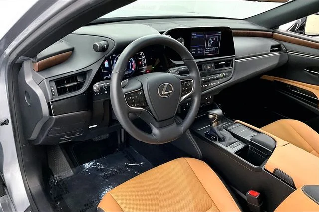 Used 2022 Iridium Lexus 350 image 15