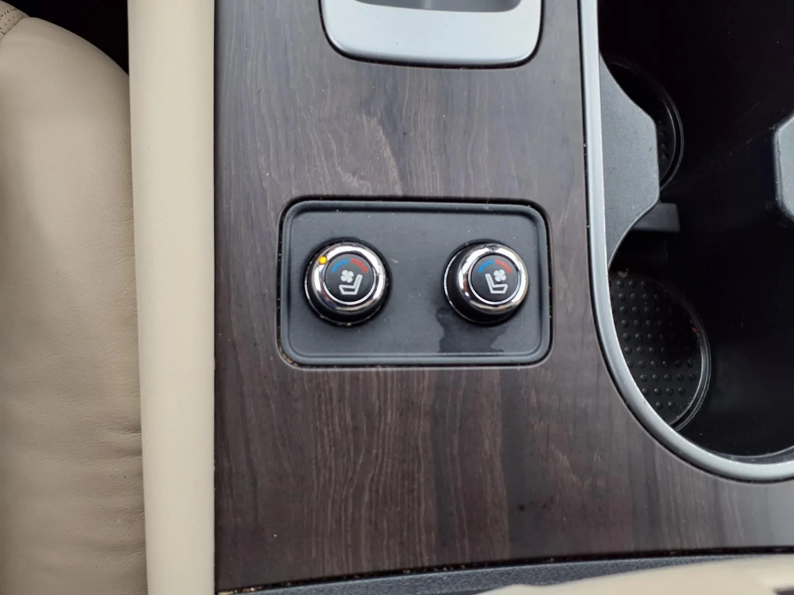 Used 2023 Gray Nissan Platinum image 15