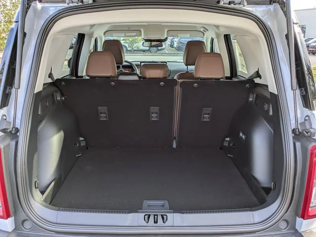 New 2026 Space White Metallic Ford Outer Banks® image 13