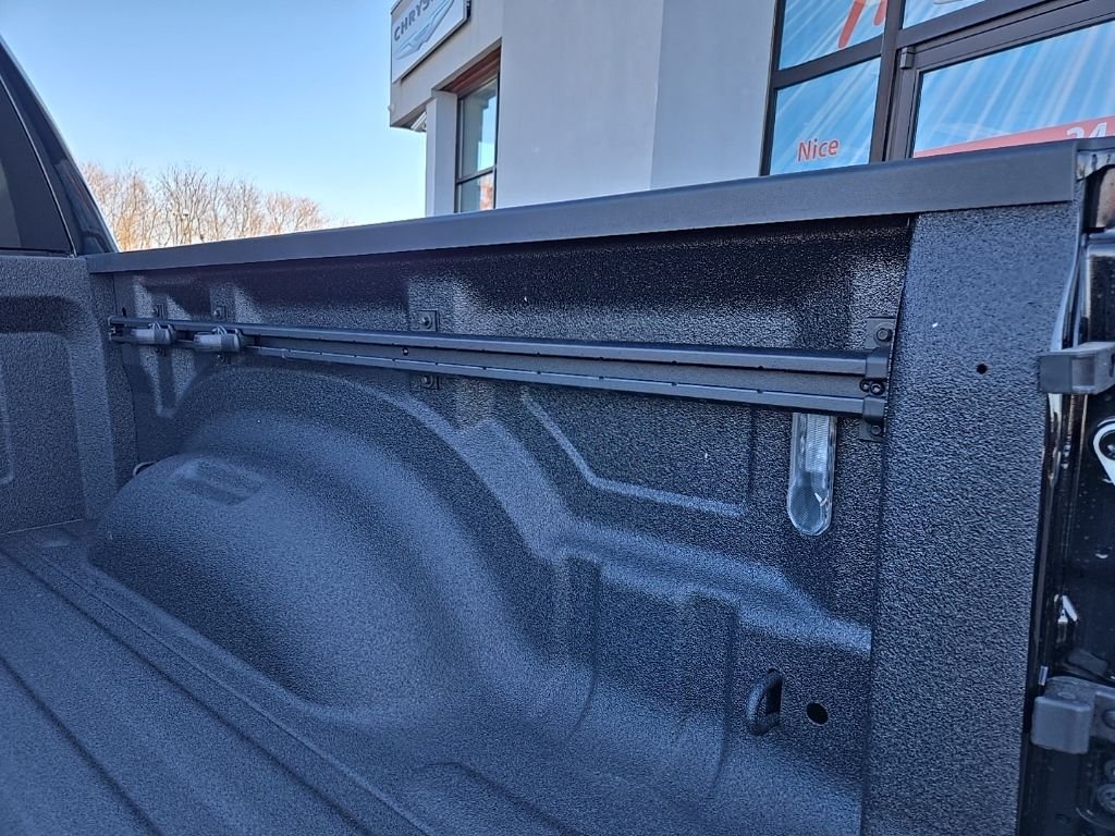 New 2026 Diamond Black Crystal Pearl-Coat Exterior Paint RAM Big Horn/Lone Star image 29