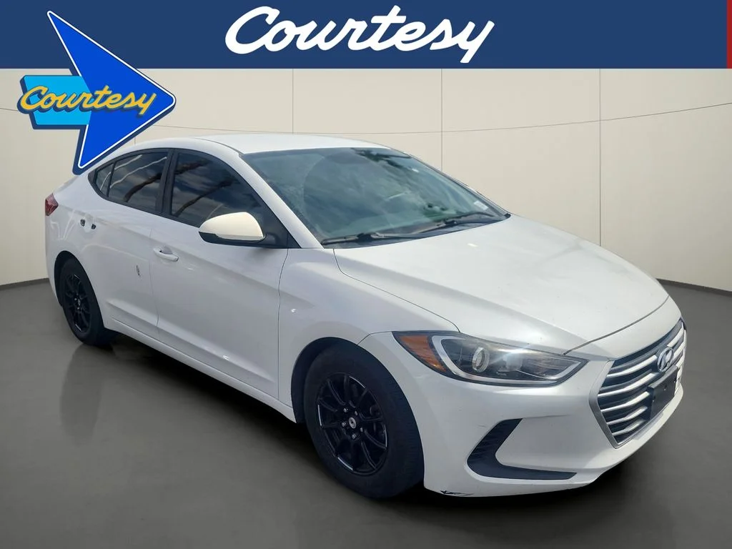Used 2017 White Hyundai SE image 1