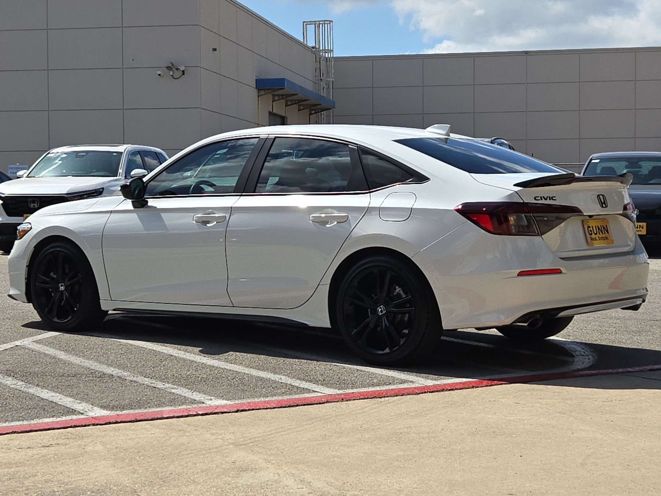 Used 2026 Platinum White Pearl Honda FWD image 5