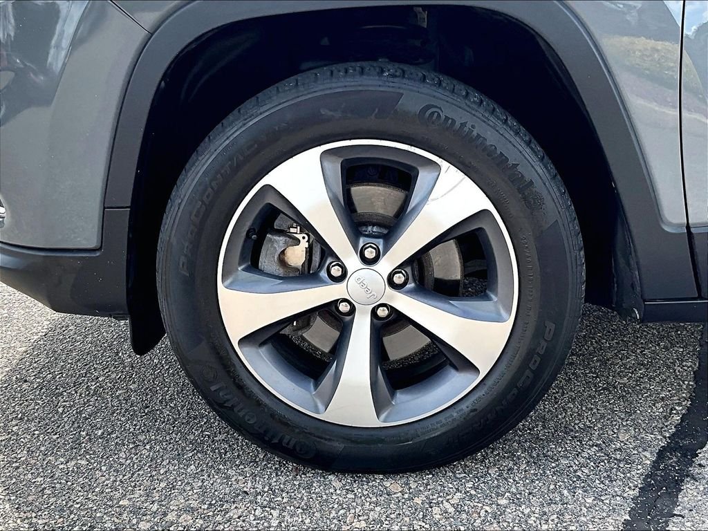 Used 2020 Gray Jeep Limited image 7