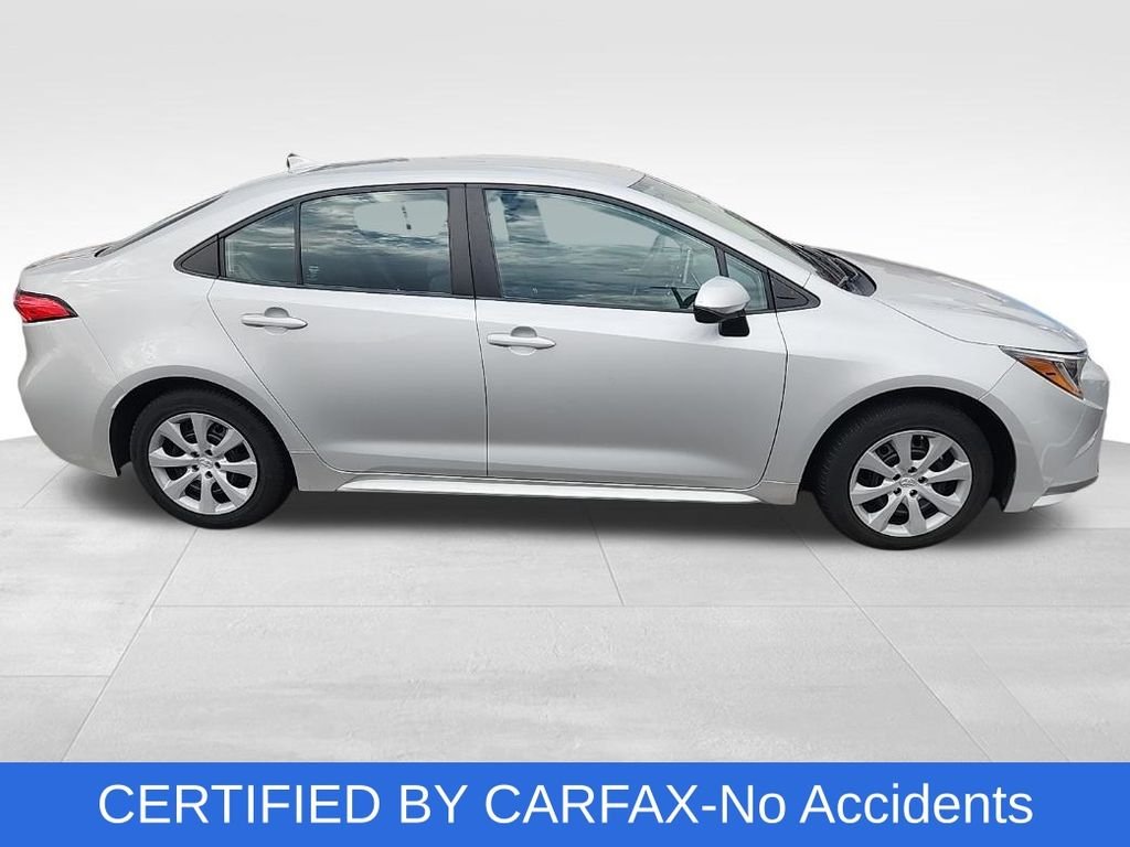 Used 2021 Toyota Corolla LE with VIN 5YFEPMAE8MP254943 for sale in Northfield, Minnesota