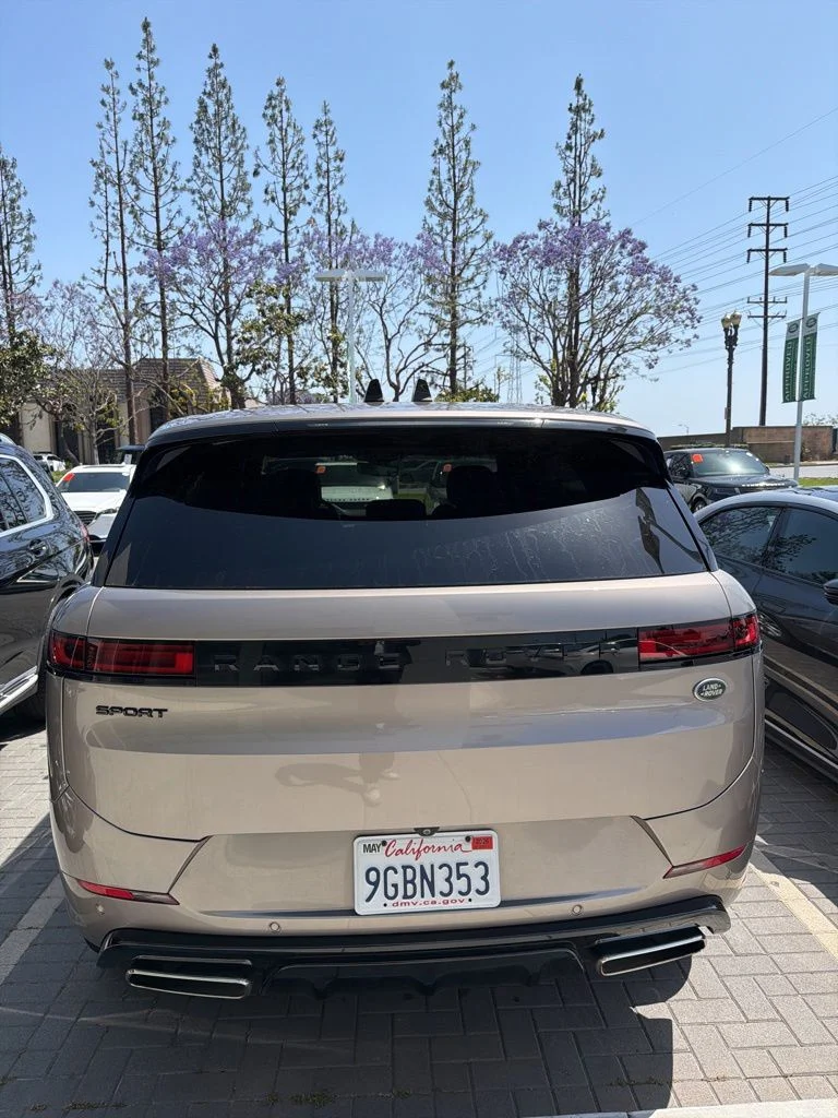 Certified Used 2023  Land Rover SE Dynamic image 4