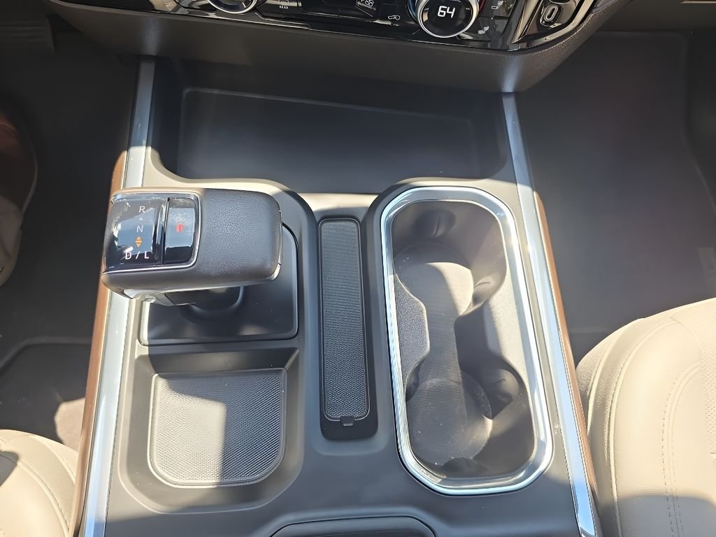 Used 2022  GMC SLT image 18