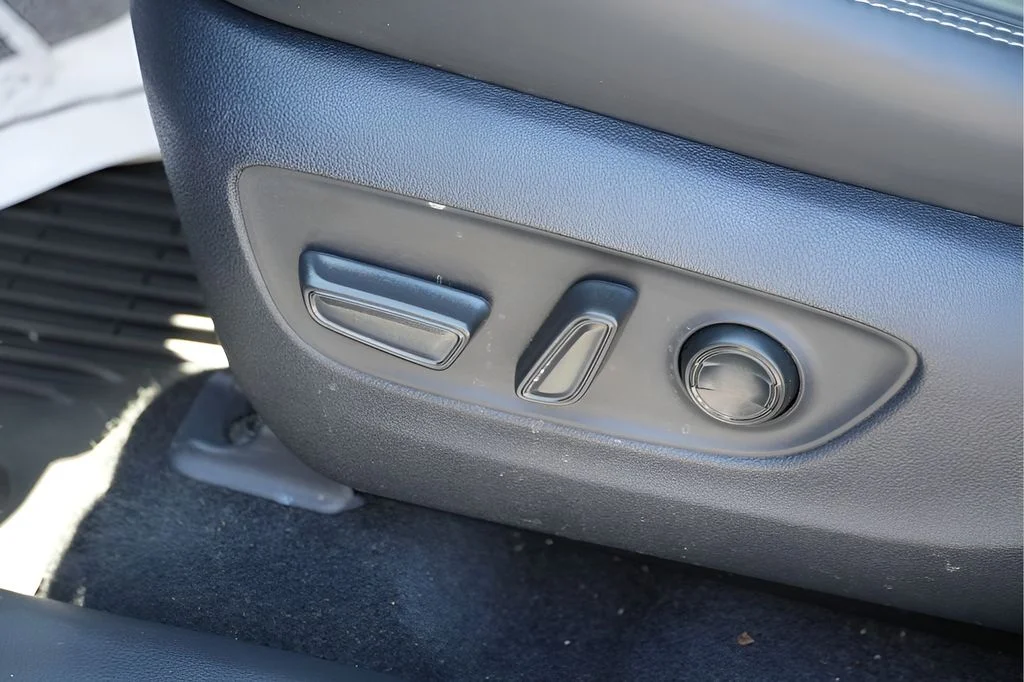 Used 2024 Wind Chill Pearl Toyota XLE Premium image 19
