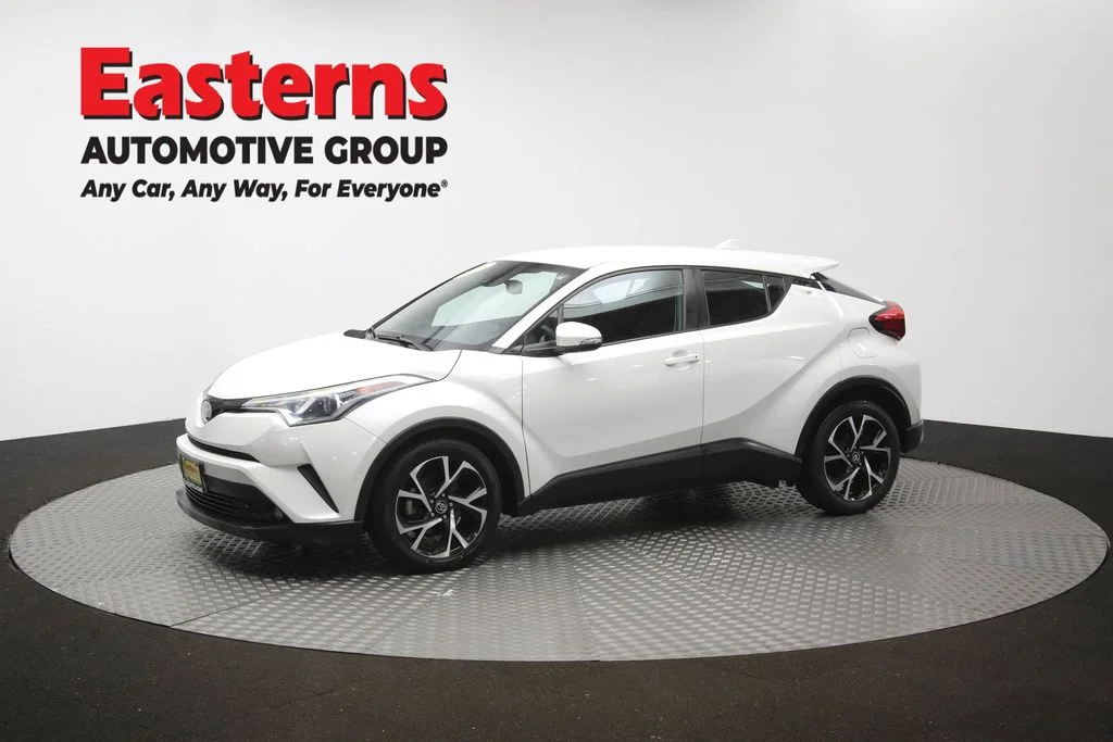 Used 2018 White Toyota XLE Premium image 57