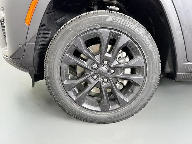 New 2026 Gray Jeep Limited image 32